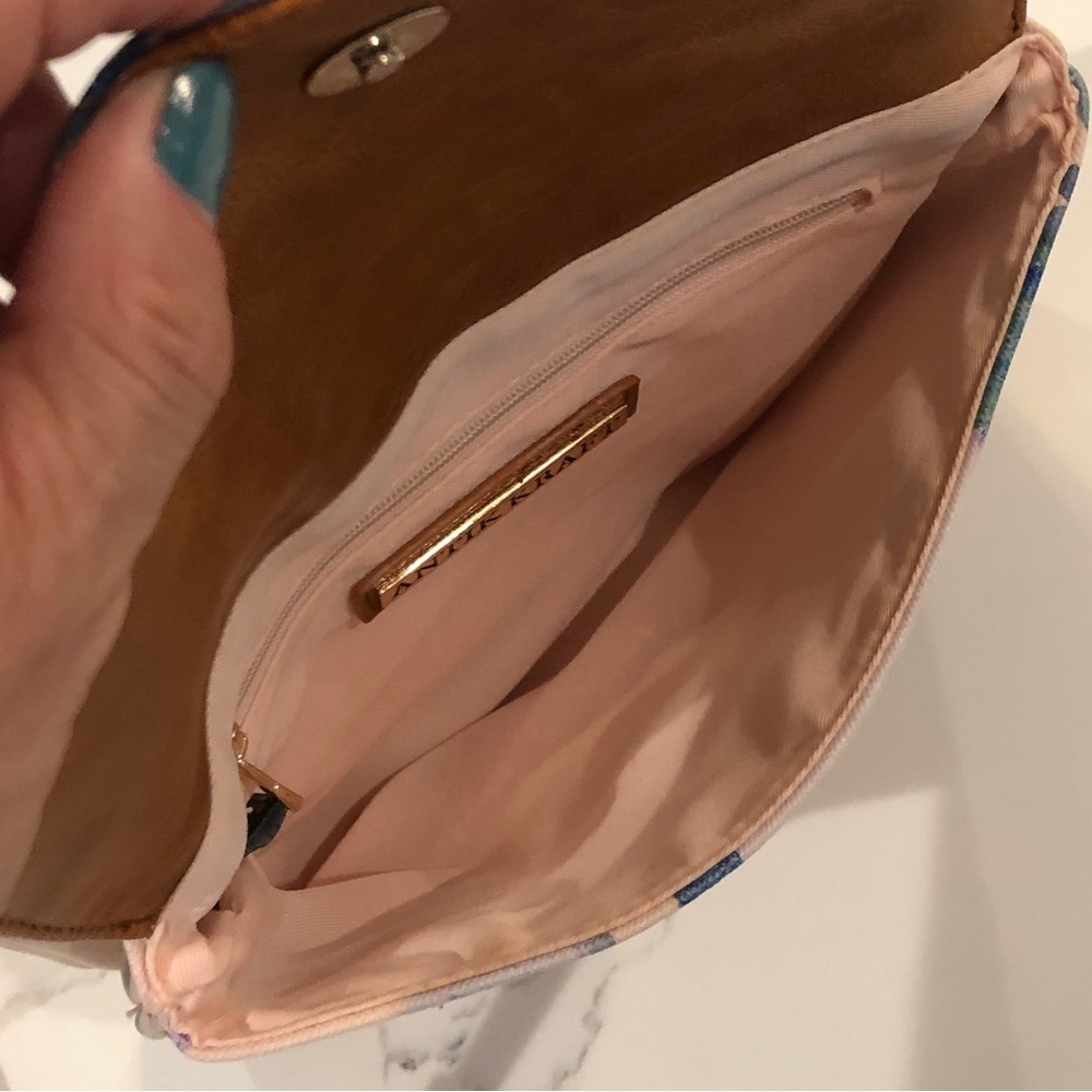 Antik Kraft NEW Small Pink Floral Faux Leather Vegan Crossbody Handbag Purse - Picture 4 of 16